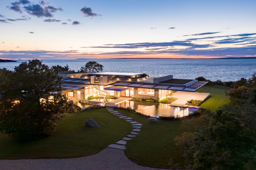 This North Shore beachfront estate represents one of the most - Beach Home for sale in West Tisbury, Massachusetts on Beachhouse.com