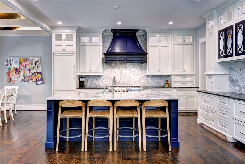 A remarkable property with a splendid interior, a private - Beach Home for sale in Williamsburg, Virginia on Beachhouse.com
