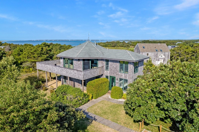 This stunning reverse-contemporary four-bedroom custom home is - Beach Home for sale in Edgartown, Massachusetts on Beachhouse.com