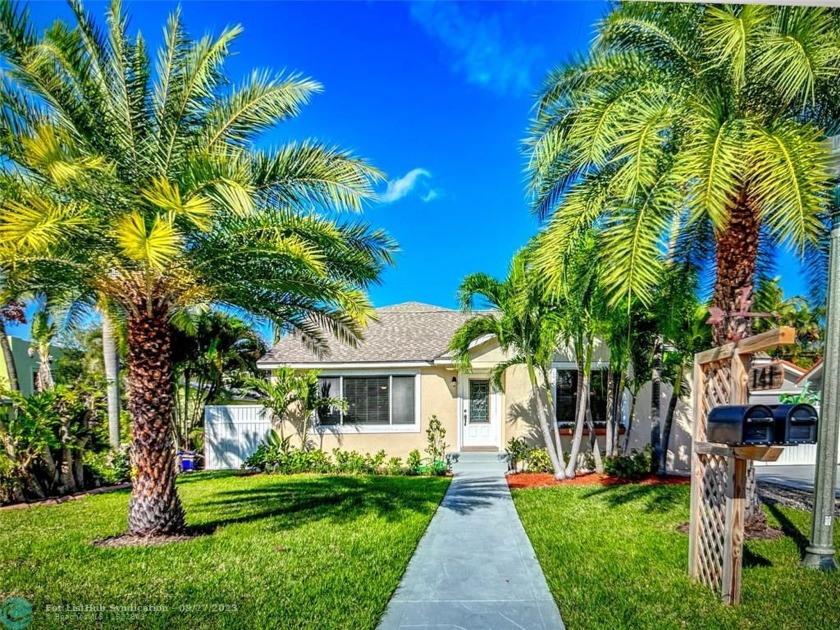 GORGEOUS UPGRADED HOME !! HAS A 1/1 RENTAL OR IN LAW SUITE - Beach Home for sale in West Palm Beach, Florida on Beachhouse.com