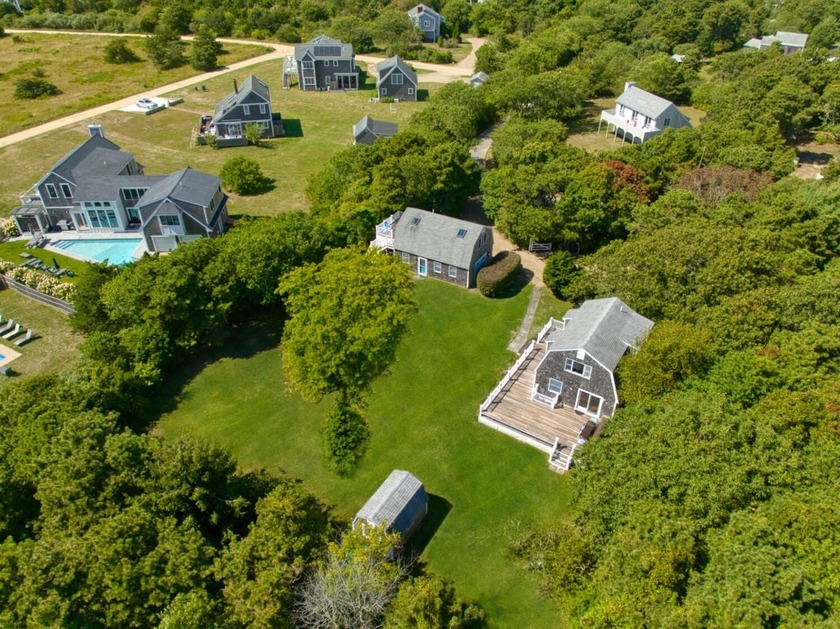 Just over a mile from South Beach, this inviting Katama retreat - Beach Home for sale in Edgartown, Massachusetts on Beachhouse.com