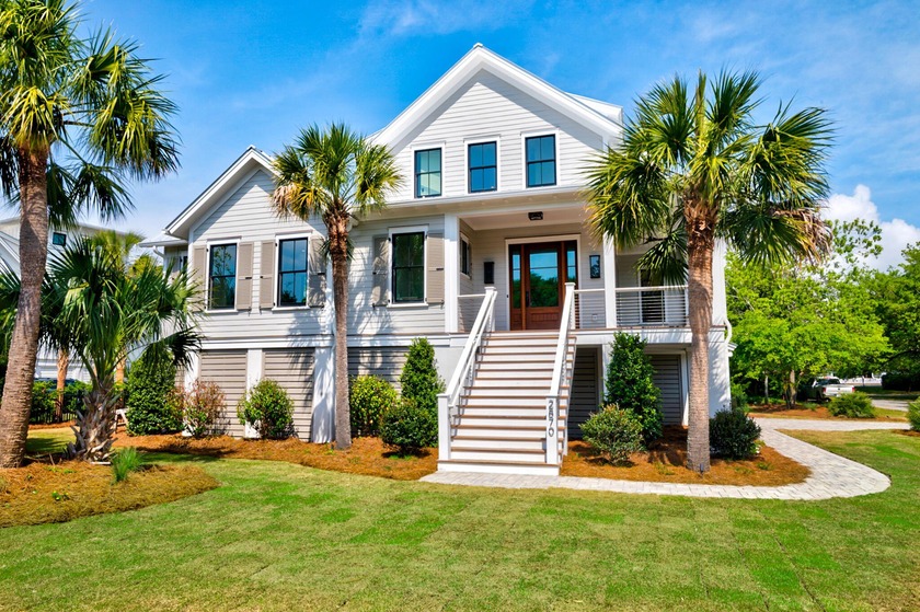 Designed by local architect Joel Adrian of Studio 291, and built - Beach Home for sale in Sullivans Island, South Carolina on Beachhouse.com
