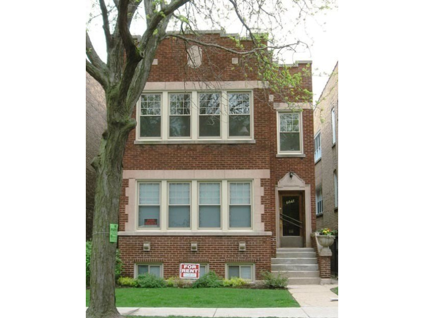 Prime Investment Opportunity in Rogers Park! Don't miss this - Beach Home for sale in Chicago, Illinois on Beachhouse.com