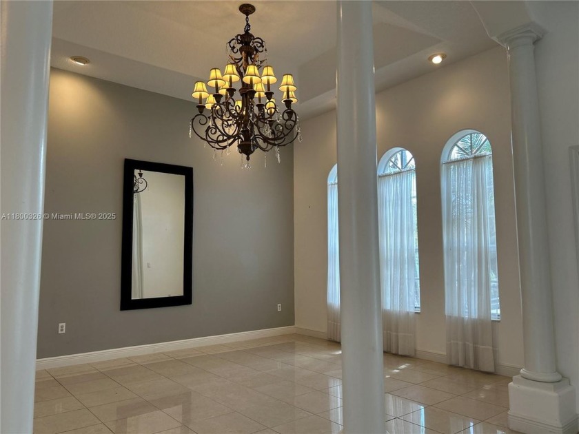 Your wait is over. This stunning lakefront residence located in - Beach Home for sale in Homestead, Florida on Beachhouse.com