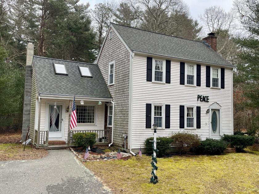 Welcome to this spacious, 3BD, 2 BA, saltbox home in the heart - Beach Home for sale in Marstons Mills, Massachusetts on Beachhouse.com