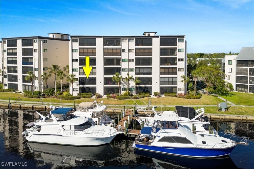 Prepare to fall in love at first sight with this inviting and - Beach Condo for sale in North Fort Myers, Florida on Beachhouse.com