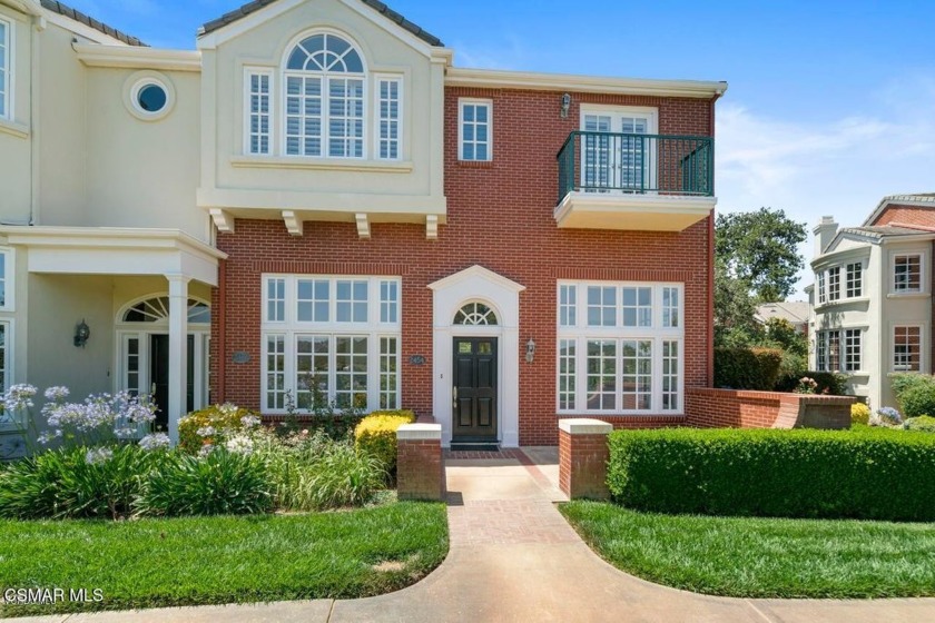 Exquisite Townhome in Sherwood Country Club.

This premier - Beach Townhome/Townhouse for sale in Thousand Oaks, California on Beachhouse.com