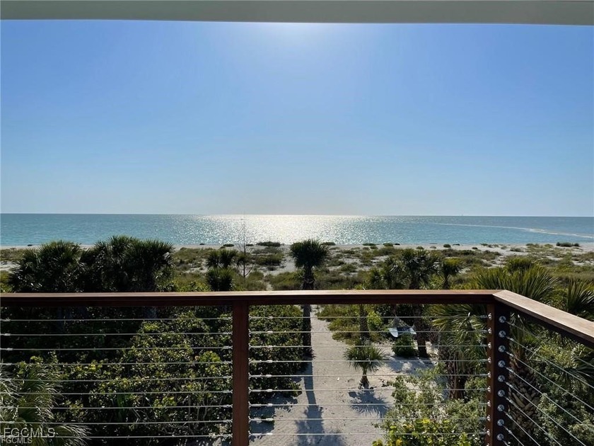 MOTIVATED SELLER BRING YOUR OFFERS! PRIME ISLAND OFFERING! - Beach Townhome/Townhouse for sale in Captiva, Florida on Beachhouse.com