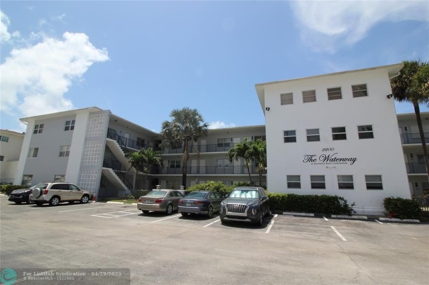 CONDO IS ON THE INTRACOASTAL. GREAT FOR INVESTORS. UNIT CAN BE - Beach Condo for sale in Hollywood, Florida on Beachhouse.com