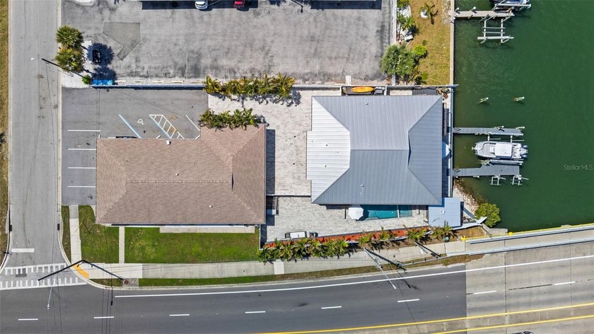 Investor developer opportunity positioned along the highly - Beach Commercial for sale in Dunedin, Florida on Beachhouse.com