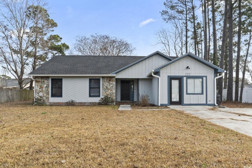 Make it your priority to come see this move-in ready 3BR/2BA - Beach Home for sale in Myrtle Beach, South Carolina on Beachhouse.com