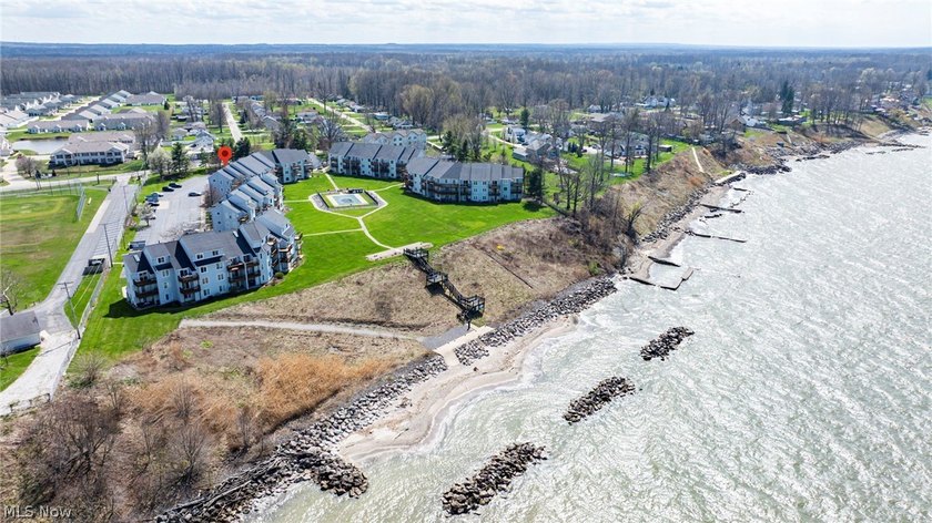 Welcome to the coveted Mariner's Point Condominium! This second - Beach Condo for sale in Ashtabula, Ohio on Beachhouse.com