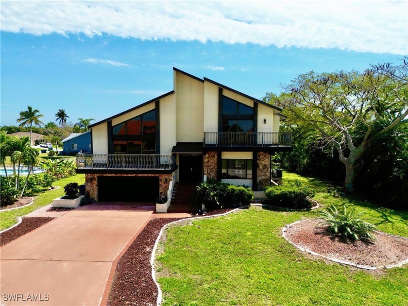 Stunning waterfront views can be yours! Enjoy a piece of - Beach Home for sale in Fort Myers, Florida on Beachhouse.com