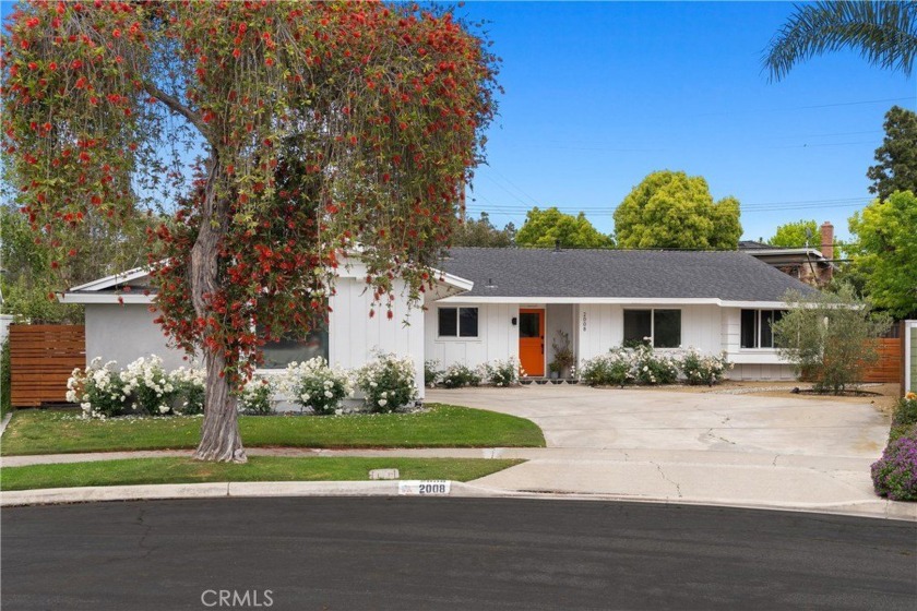 Welcome to 2008 N Capella Ct, a charming single-level home - Beach Home for sale in Costa Mesa, California on Beachhouse.com