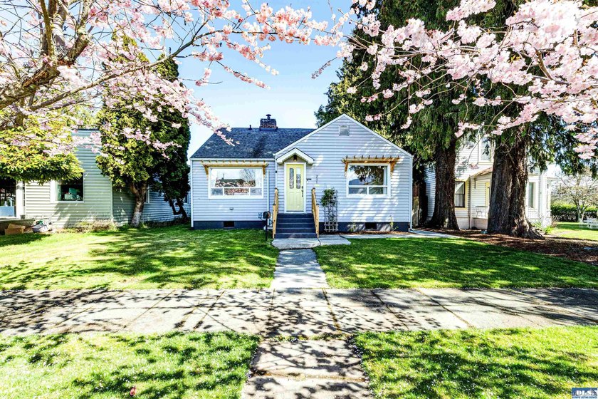 Find home in Port Angeles's iconic Cherry Hill neighborhood - Beach Home for sale in Port Angeles, Washington on Beachhouse.com