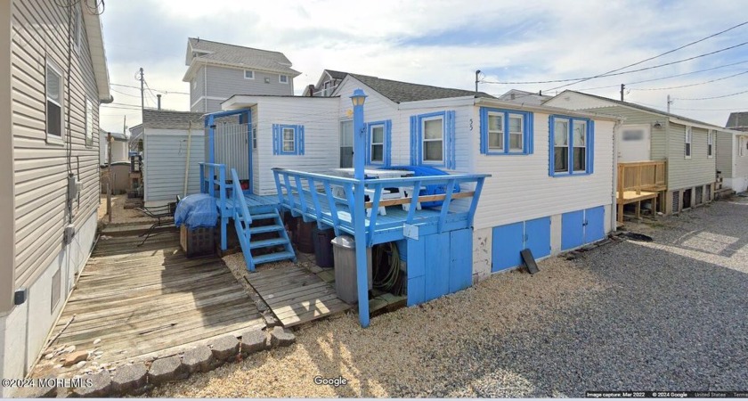 LEASED LAND (Land can be purchased for additional $230,000) Here - Beach Home for sale in Seaside Park, New Jersey on Beachhouse.com