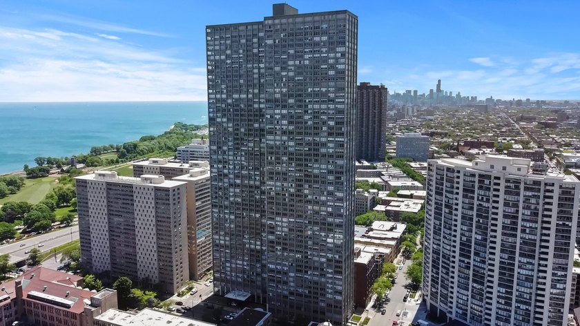 Welcome home to Park Place Tower, a premier full-service - Beach Condo for sale in Chicago, Illinois on Beachhouse.com