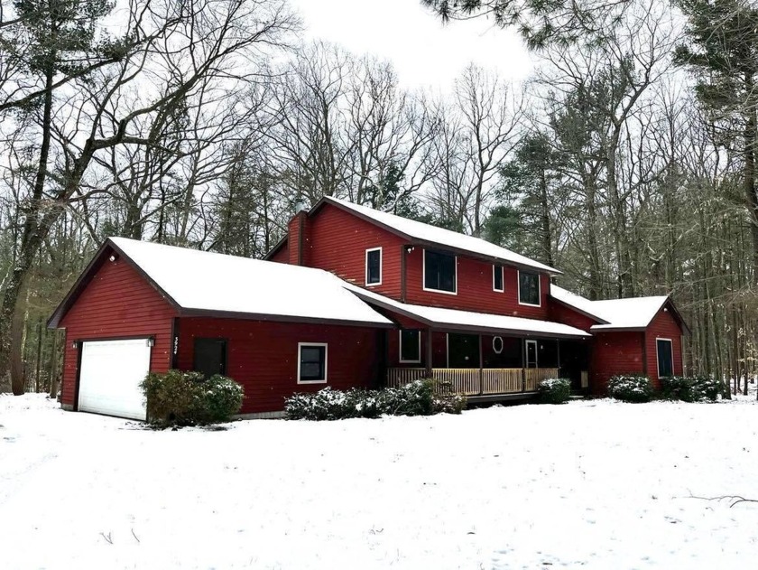 Experience the feeling of vacation all year round in this - Beach Home for sale in Whitehall, Michigan on Beachhouse.com