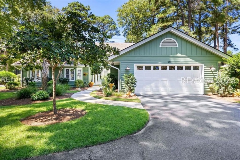 Impeccably updated 3-bedroom, 2-bath home overlooking the 13th - Beach Home for sale in Bluffton, South Carolina on Beachhouse.com