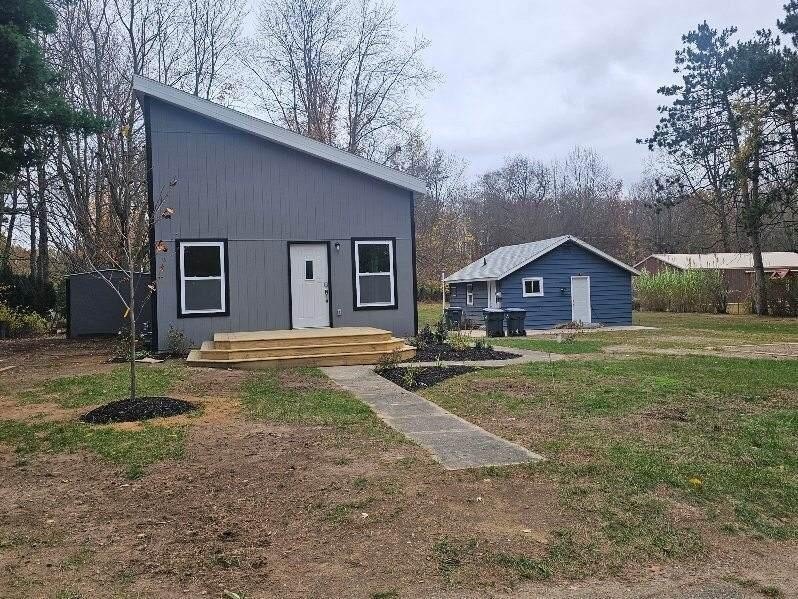 Prime investment opportunity in Coloma, MI! Situated on a - Beach Home for sale in Coloma, Michigan on Beachhouse.com