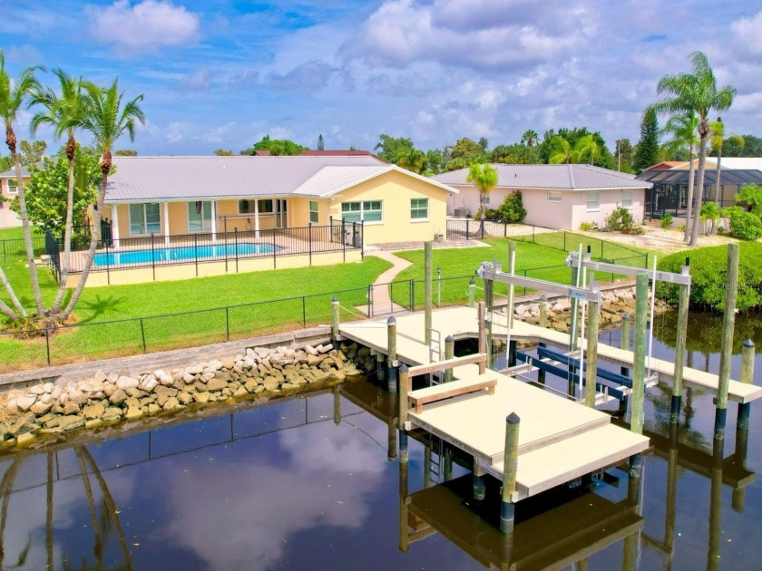 Welcome to your new paradise--this stunning 3-bedroom, 2-bath - Beach Home for sale in Apollo Beach, Florida on Beachhouse.com