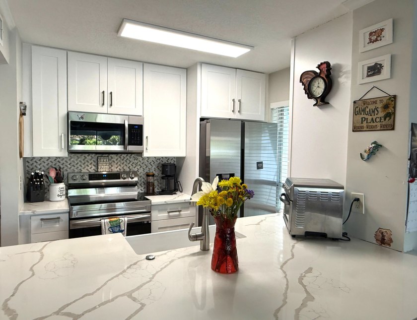 Motivated seller! Impeccably updated 1st floor condo in PGA - Beach Condo for sale in Palm Beach Gardens, Florida on Beachhouse.com