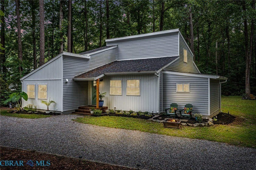 Privately positioned at the end of a peaceful cul-de-sac in - Beach Home for sale in Irvington, Virginia on Beachhouse.com