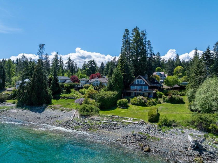Rare 125 ft of walk-on waterfront on a 26,136 sq ft lot--ready - Beach Home for sale in Courtenay,  on Beachhouse.com