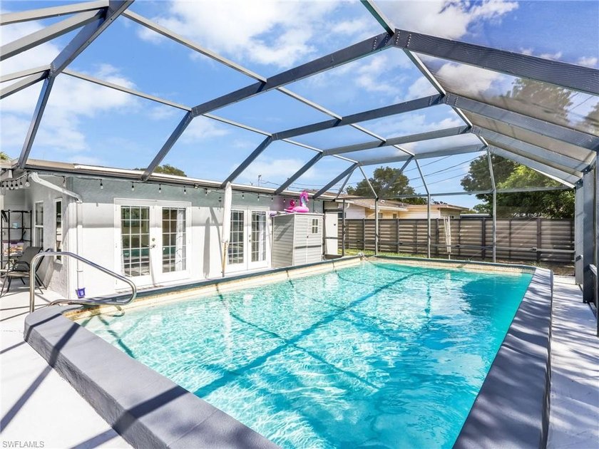 REDUCED TO SELL!! Enjoy the best of Southwest Florida living in - Beach Home for sale in Fort Myers, Florida on Beachhouse.com