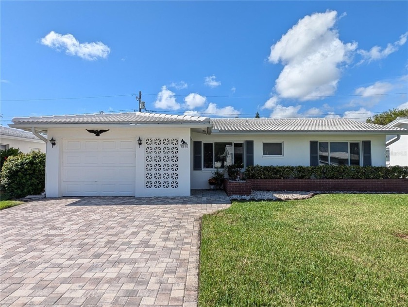 Great opportunity to own a slice of tropical paradise. This - Beach Home for sale in Pinellas Park, Florida on Beachhouse.com