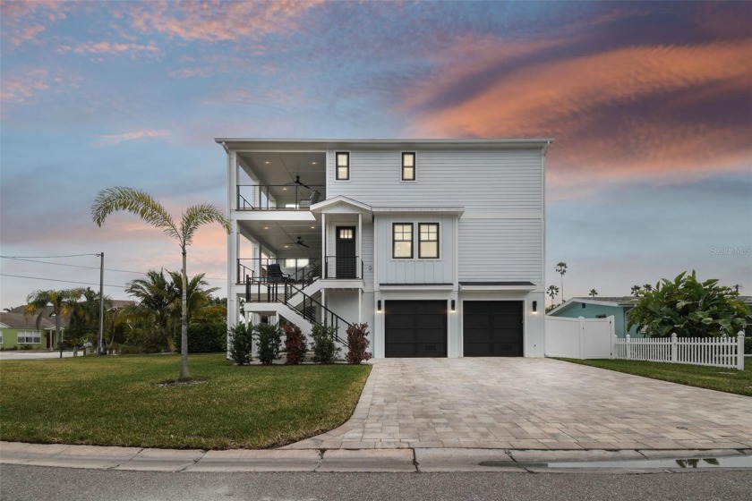 PRICE REDUCED! Look no further and bring your pickiest buyers OR - Beach Home for sale in Indian Rocks Beach, Florida on Beachhouse.com