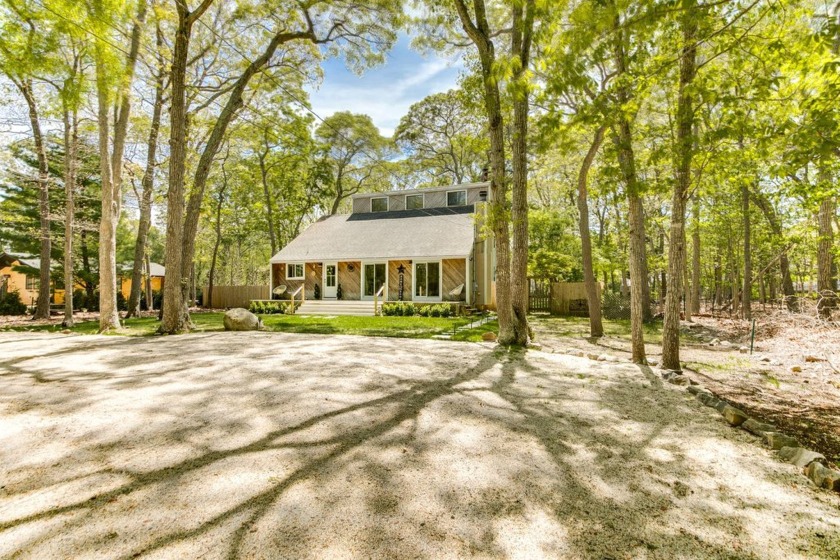 In a private beach community, this versatile Hamptons escape is - Beach Home for sale in East Hampton, New York on Beachhouse.com
