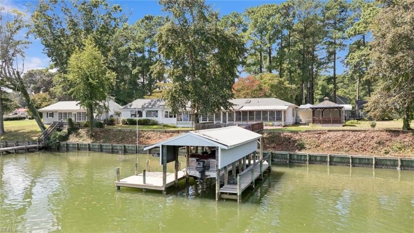 Welcome to your waterfront retreat on Whay's Creek in Reedville! - Beach Home for sale in Reedville, Virginia on Beachhouse.com