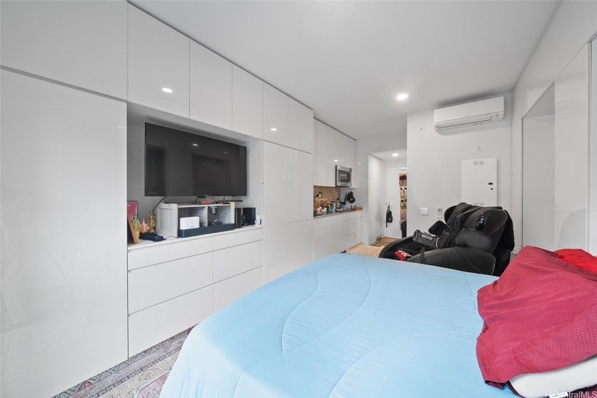 This thoughtfully designed studio located in 'A'ali'i at Ward - Beach Condo for sale in Honolulu, Hawaii on Beachhouse.com