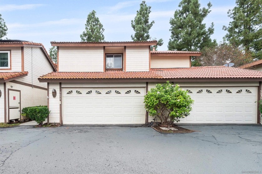 Welcome to 5654 Tumbleweed Way, located in the park-like Mission - Beach Townhome/Townhouse for sale in Oceanside, California on Beachhouse.com