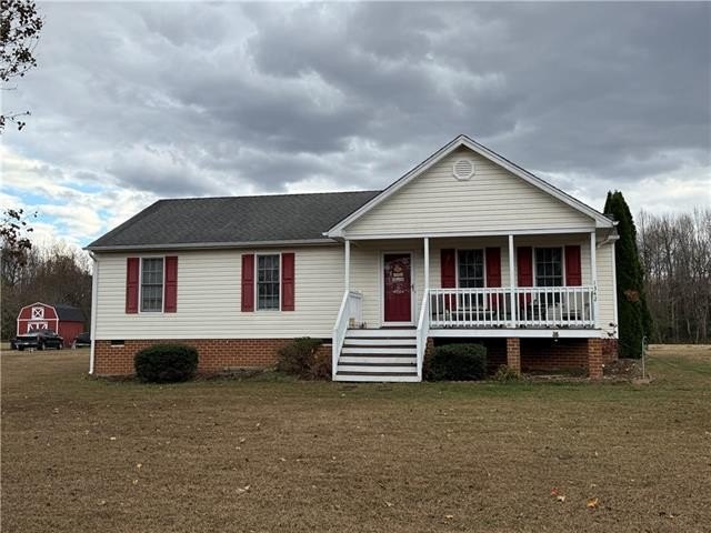 This lovely three-bedroom, two-bathroom home offers the perfect - Beach Home for sale in Tappahannock, Virginia on Beachhouse.com