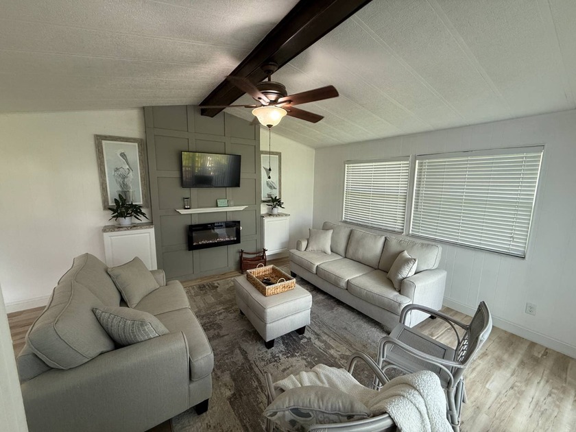 *** Buyer incentive - New Gas Grill & Beverage Refrigerator *** - Beach Home for sale in North Fort Myers, Florida on Beachhouse.com