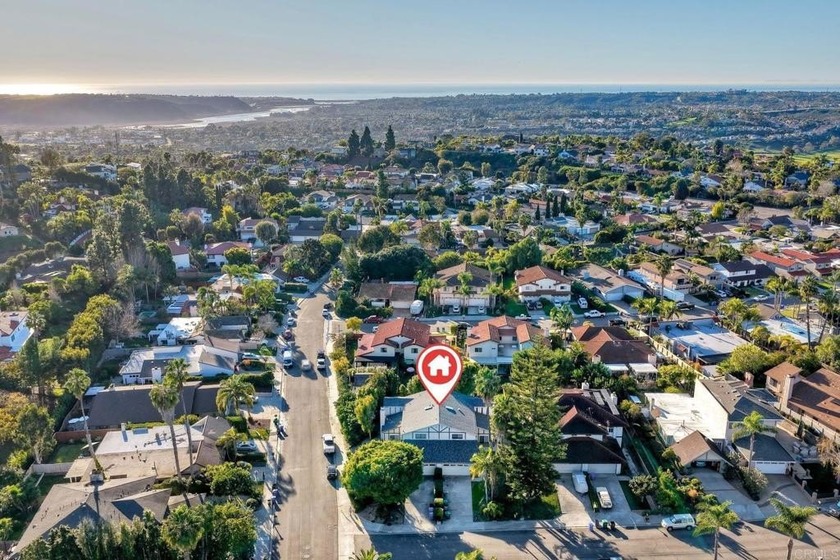 Welcome to 6739 & 6741 Cantil Street, two attached single-family - Beach Home for sale in Carlsbad, California on Beachhouse.com