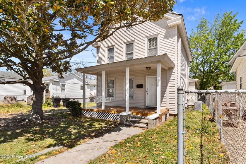 Charming and spacious, this 3-bedroom, 2.5-bath home is - Beach Home for sale in Elizabeth City, North Carolina on Beachhouse.com