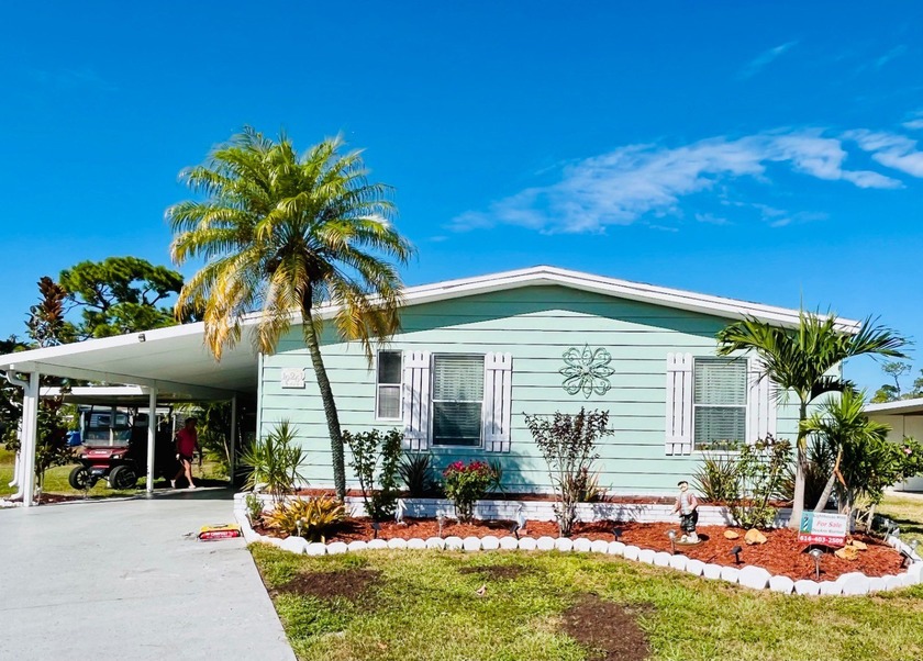 This beautiful 2-bedroom, 2-bath home is located in the golf - Beach Home for sale in North Fort Myers, Florida on Beachhouse.com
