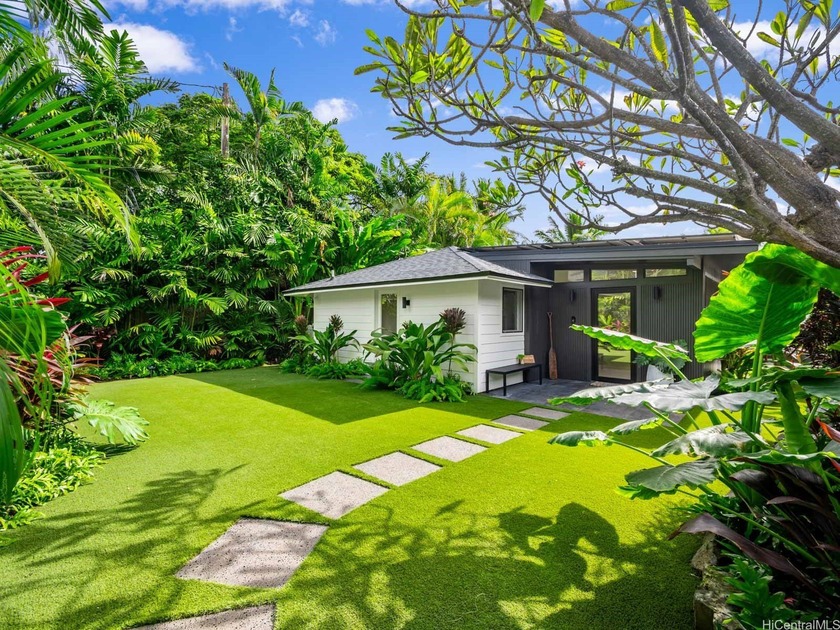 Rarely available: large lot with 2 homes on one of Lanikai's - Beach Home for sale in Kailua, Hawaii on Beachhouse.com