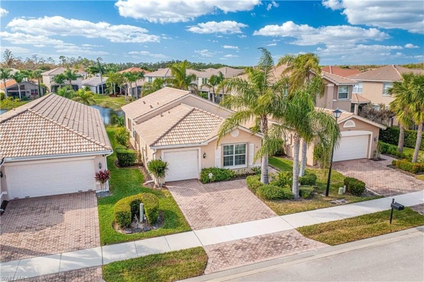 Experience the beauty of serene lake views from the oversized - Beach Home for sale in Fort Myers, Florida on Beachhouse.com