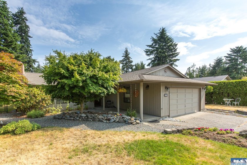 Charming and well-maintained home featuring 2 bedrooms and 2 - Beach Home for sale in Sequim, Washington on Beachhouse.com