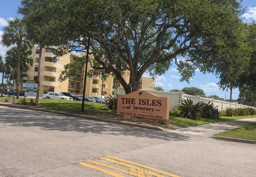 Beautiful waterfront apartment offering serene views and a - Beach Condo for sale in Lauderhill, Florida on Beachhouse.com
