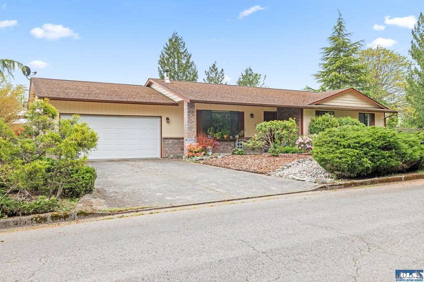 This impeccable rambler has been lovingly cared for and has - Beach Home for sale in Port Angeles, Washington on Beachhouse.com