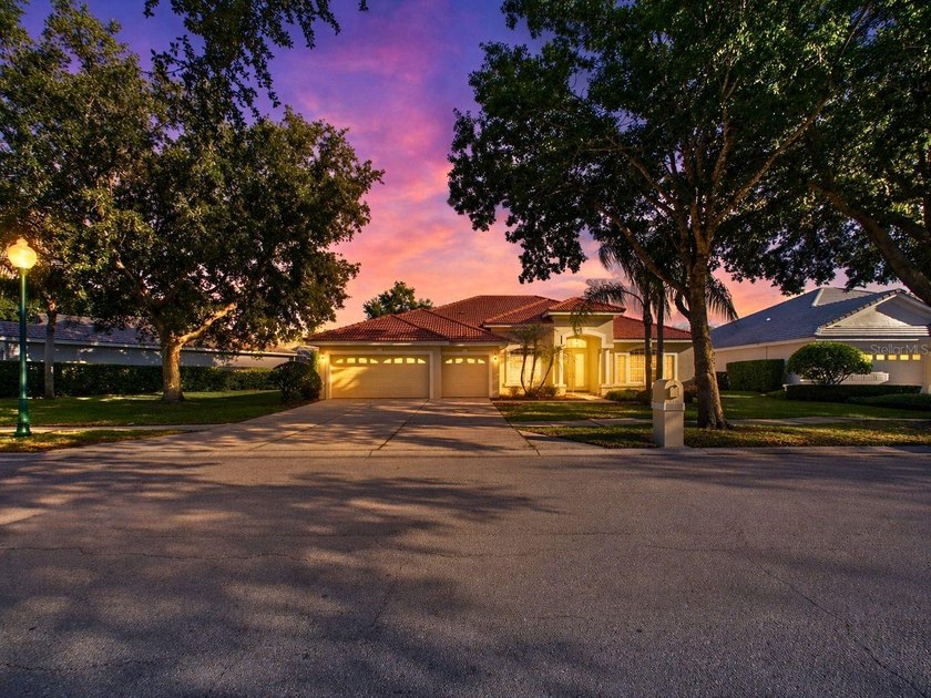 Don't miss this classic Arthur Rutenberg-built residence tucked - Beach Home for sale in Tampa, Florida on Beachhouse.com