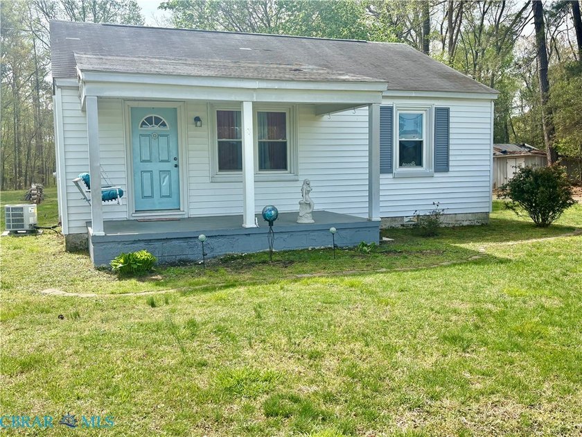 Charming cottage retreat nestled on nearly 3 acres of peaceful - Beach Home for sale in Burgess, Virginia on Beachhouse.com