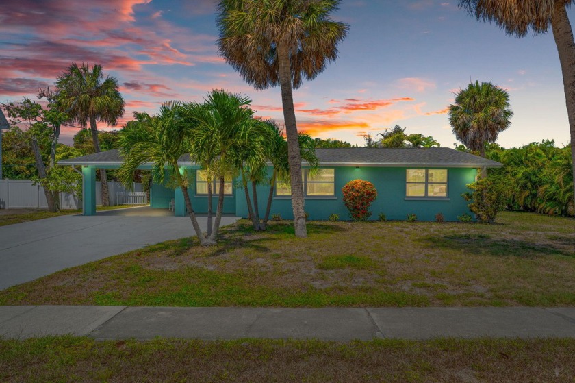 Experience your own personal oasis, minutes from the beach - Beach Home for sale in Holmes Beach, Florida on Beachhouse.com