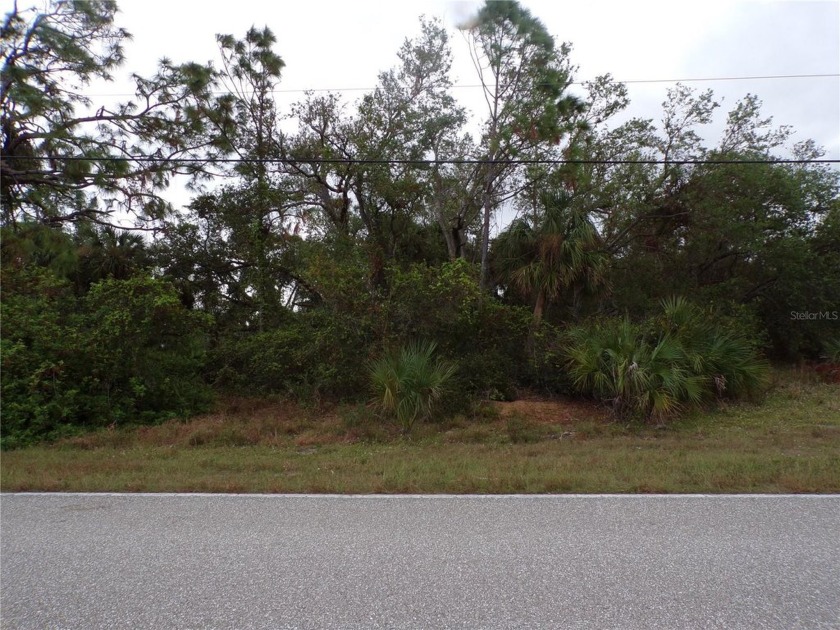 This Great waterfront lot is on the Como Waterway providing a - Beach Lot for sale in Port Charlotte, Florida on Beachhouse.com