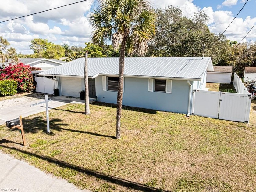 Move in ready waterfront home for sale in Bonita Springs. Did - Beach Home for sale in Bonita Springs, Florida on Beachhouse.com